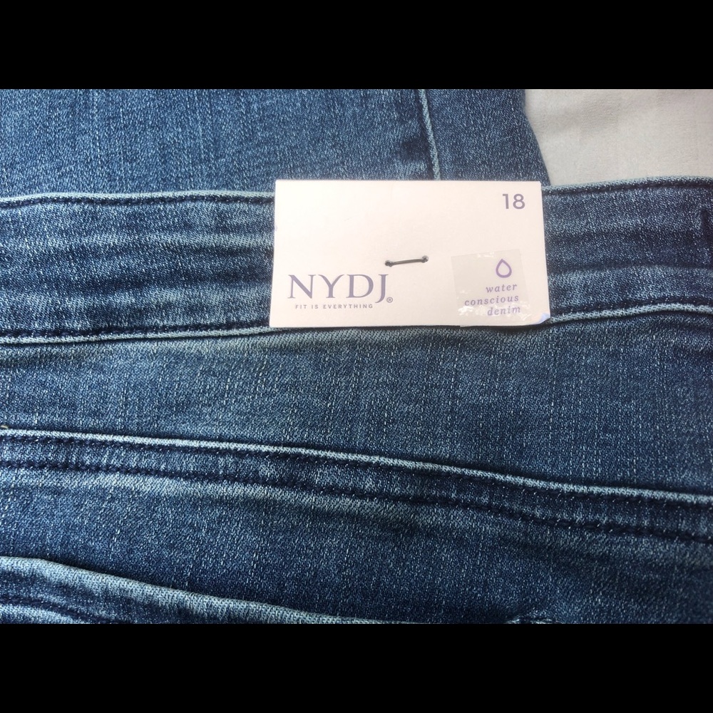 NJDY Wide Leg Frayed Jeans, size 18, inseam 33”.